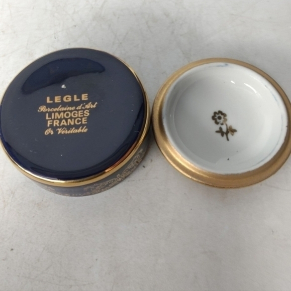 Limoges‎ vintage courting scene trinket jar - Picture 3 of 5